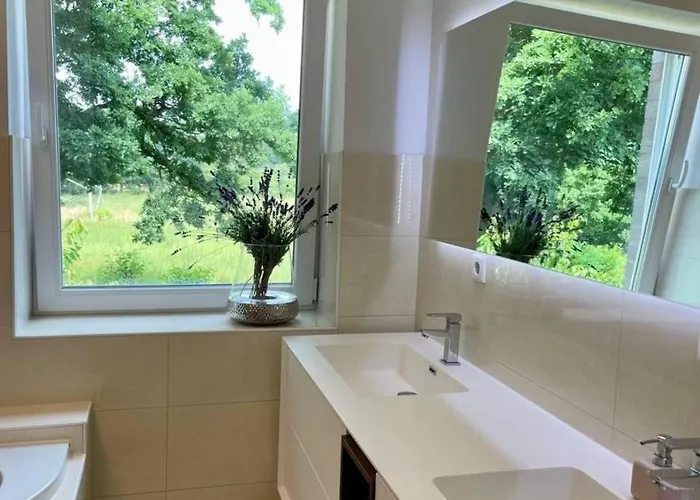 Familienfreundlichen Mit Traumhaft Gruener Aussicht