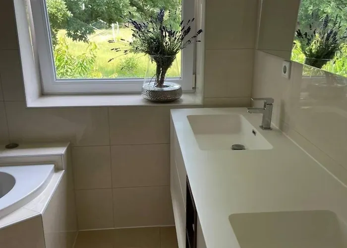 Familienfreundlichen Mit Traumhaft Gruener Aussicht Apartment